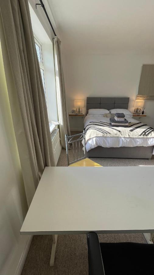 Fantastic Private Studio Apartment Dover Esterno foto