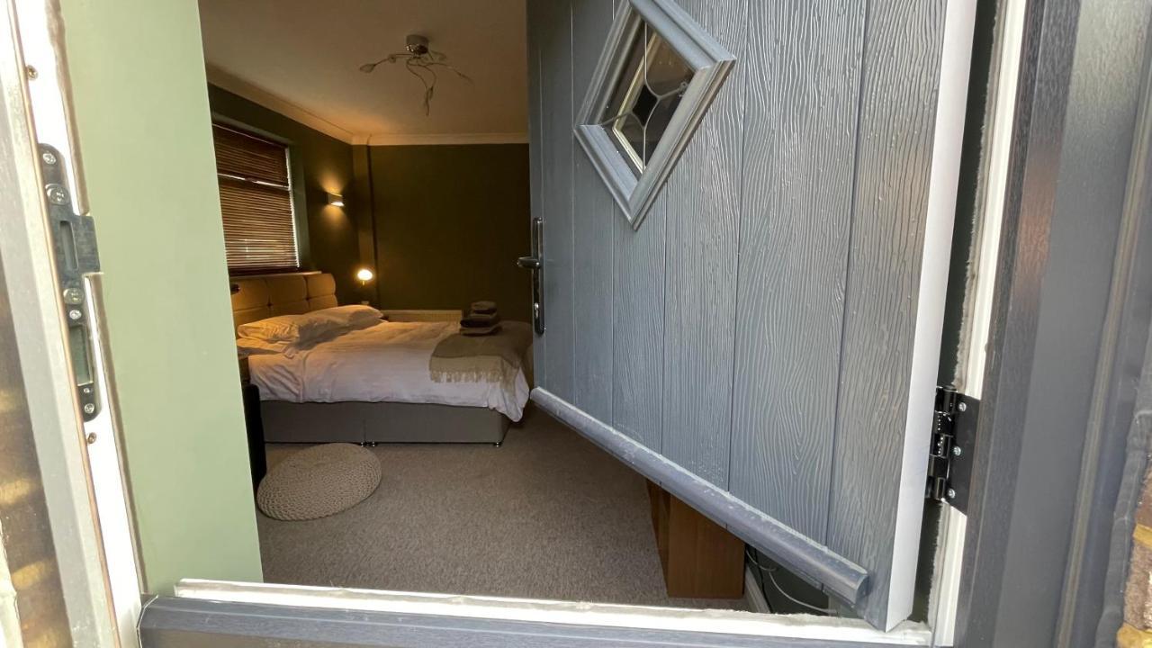 Fantastic Private Studio Apartment Dover Esterno foto